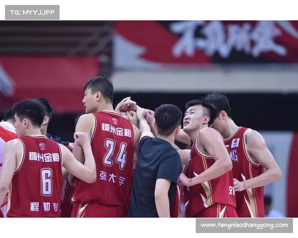 CBA今日赛事第二场广东宏远对阵浙江稠州银行激战正酣胜负悬念重重 CBA今日赛事第二场广东宏远对阵浙江稠州银行激战正酣胜负悬念重重